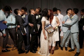 【新闻】也许，我们需要的只是爱，不是爱的性别—七对中国同性恋情侣在美国结婚：家属朋友都没来(视频+组图)