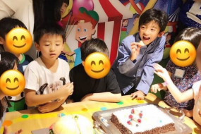 张柏芝为小儿子举办生日派对 上百个小朋友参加